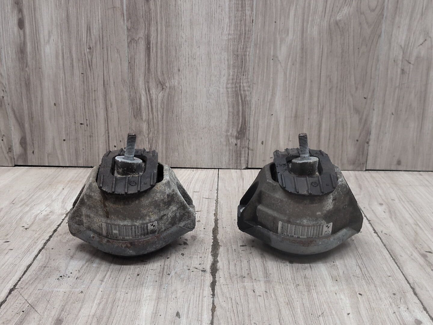 2004-2010 BMW E64 M6 S85B50A Left Right Engine Bracket Support Mount SET 6762607