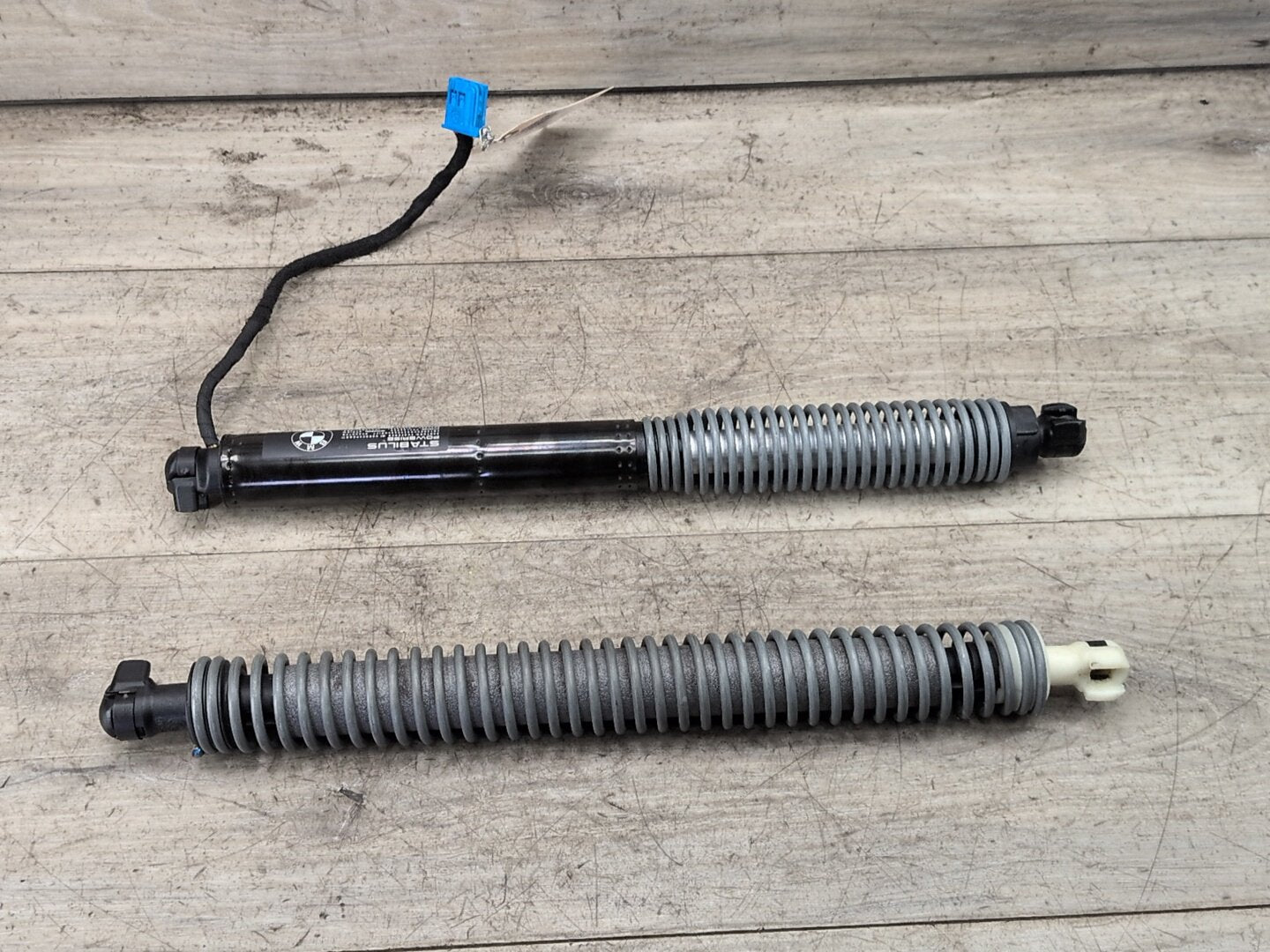 16-19 OEM BMW G12 740 750 M760 Right Passenger Electric Trunk Lid Shock Strut