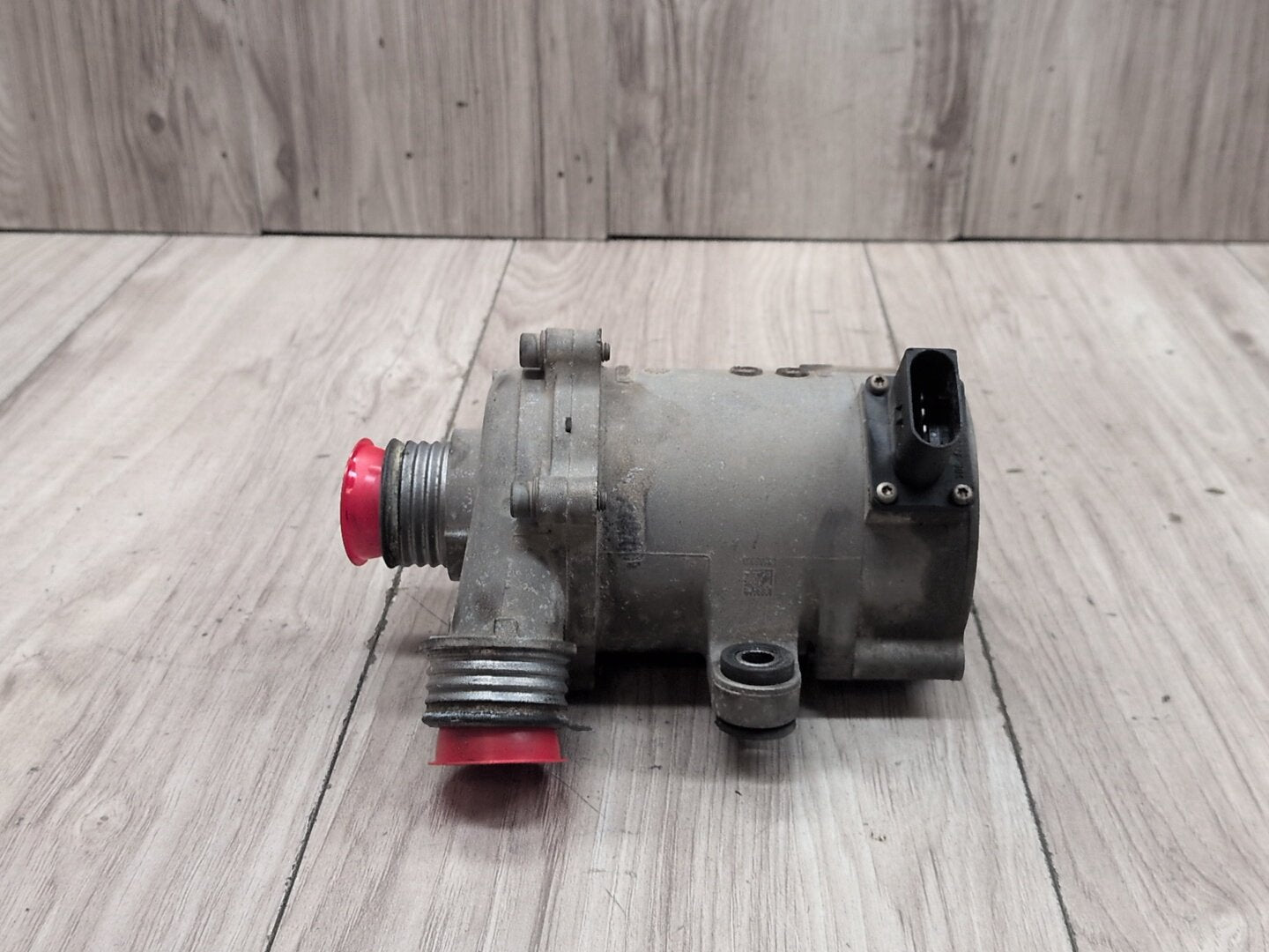 2012-2018 BMW F30 320i N20B20U0 Engine Motor Cooling Auxiliary Water Pump 7597715