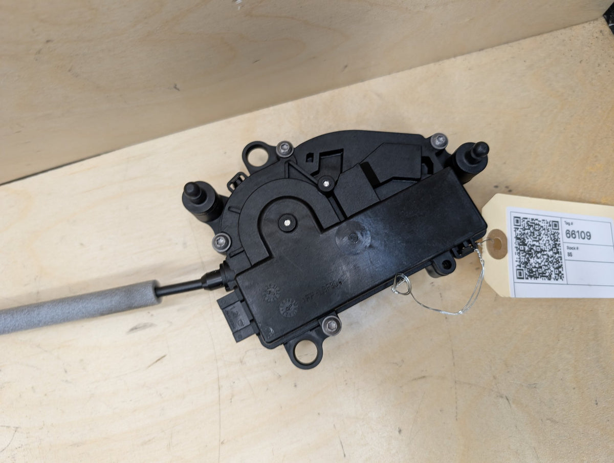 2019-2026 BMW X5 G05 Liftgate Trunk Lid Liftgate Lock Latch Actuator 9482991 OEM