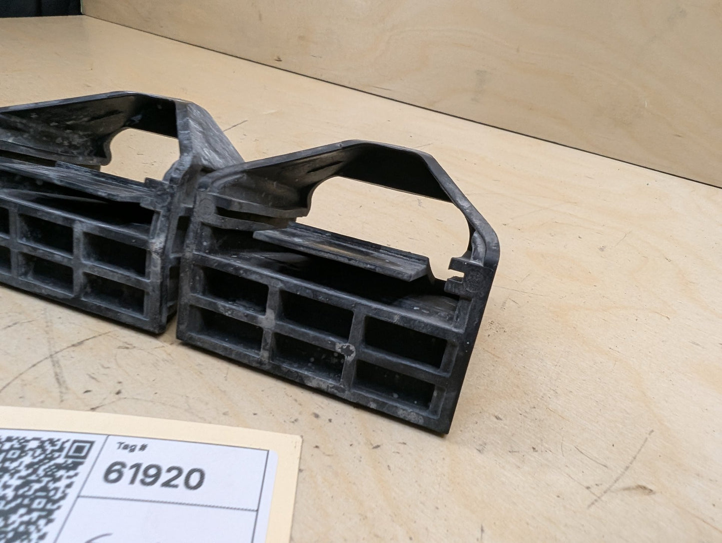 2011-2016 BMW X3 F25 Cooling Radiator Brackets SET 7593779
