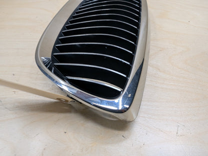 2007-2013 BMW 328i E93 Front Left Right Upper Bumper Cover Kidney Grilles SET 7157277