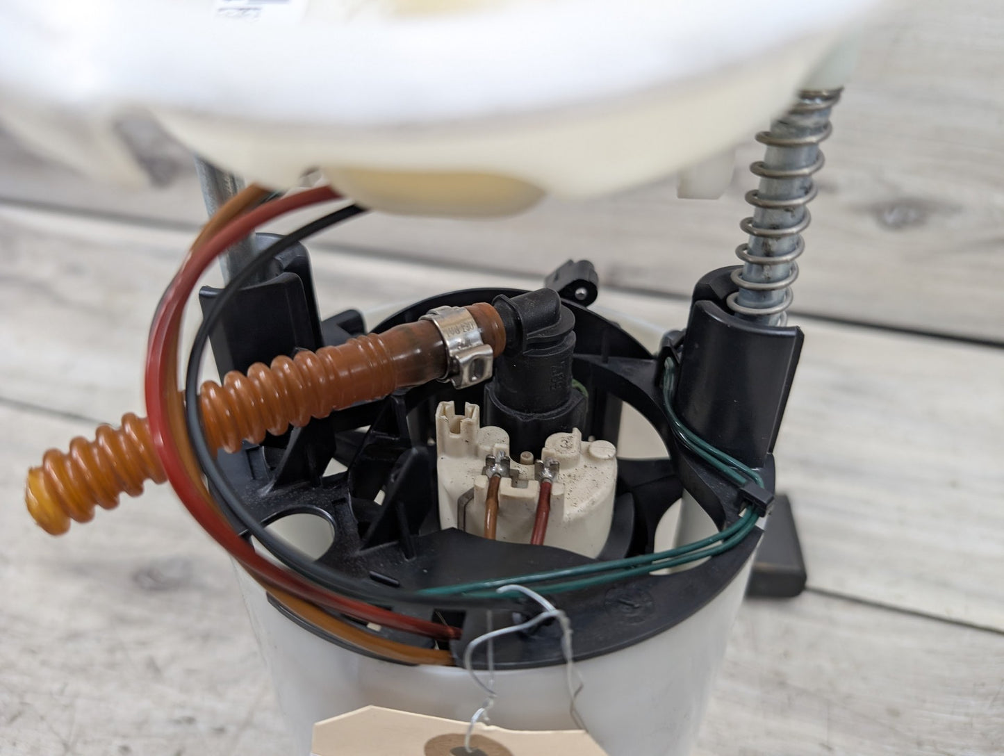 2010 BMW 335i E93- Fuel Pump PN: 6765717