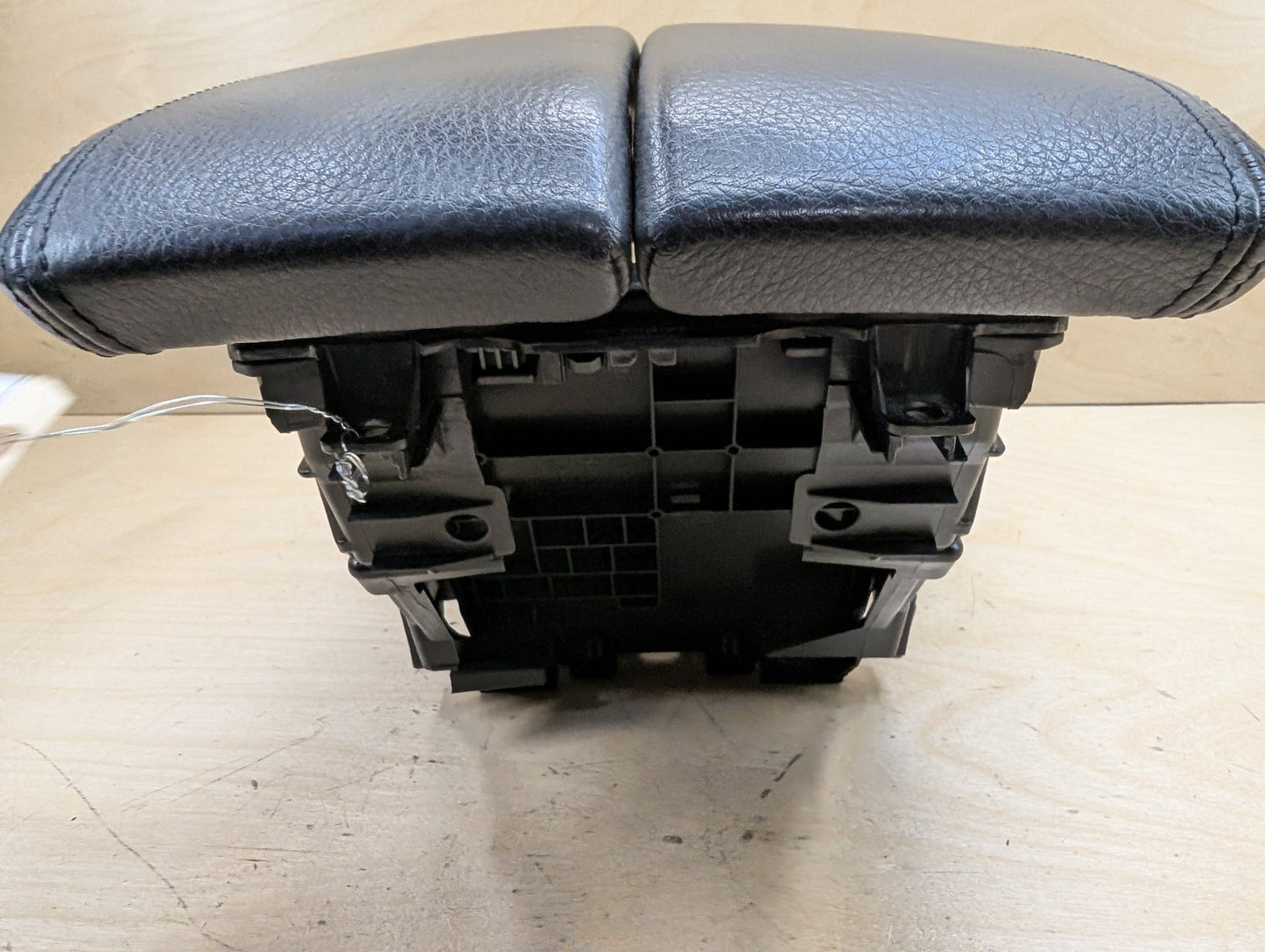 2015-2019 BMW X6 F16 Center Console Armrest Arm Rest 9251992