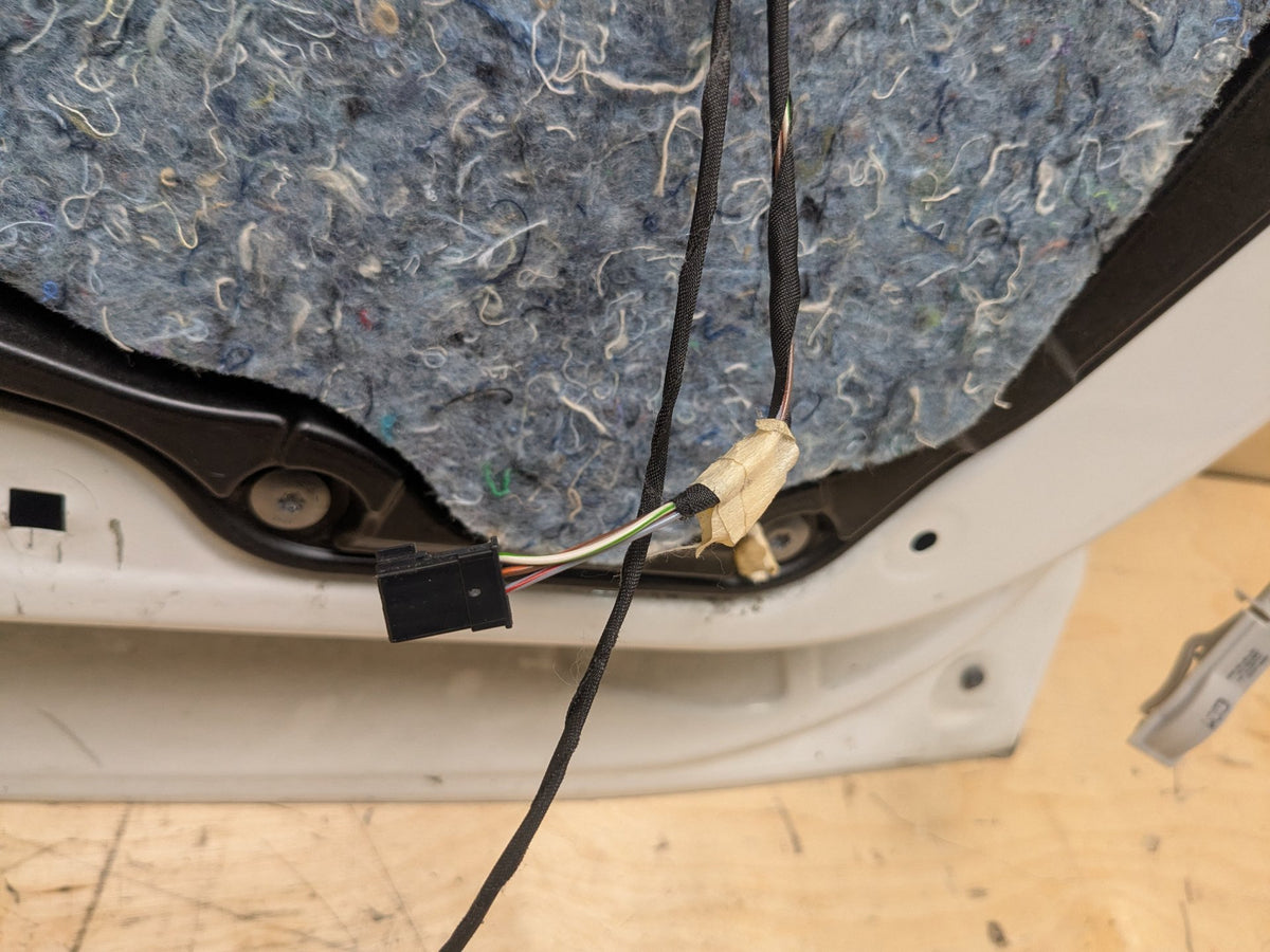*18-24 OEM BMW X3 G01 Rear Right Passenger Door Shell Panel White 300