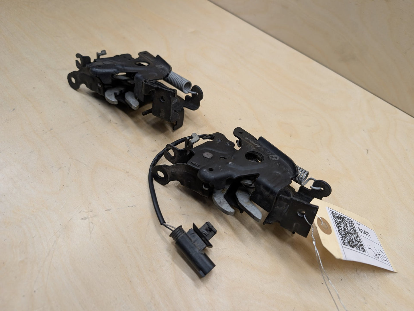 OEM BMW G11 G12 G15 G30 G90 M5 M8 Hood Left Right Hood Lock Latch w/ Cable SET
