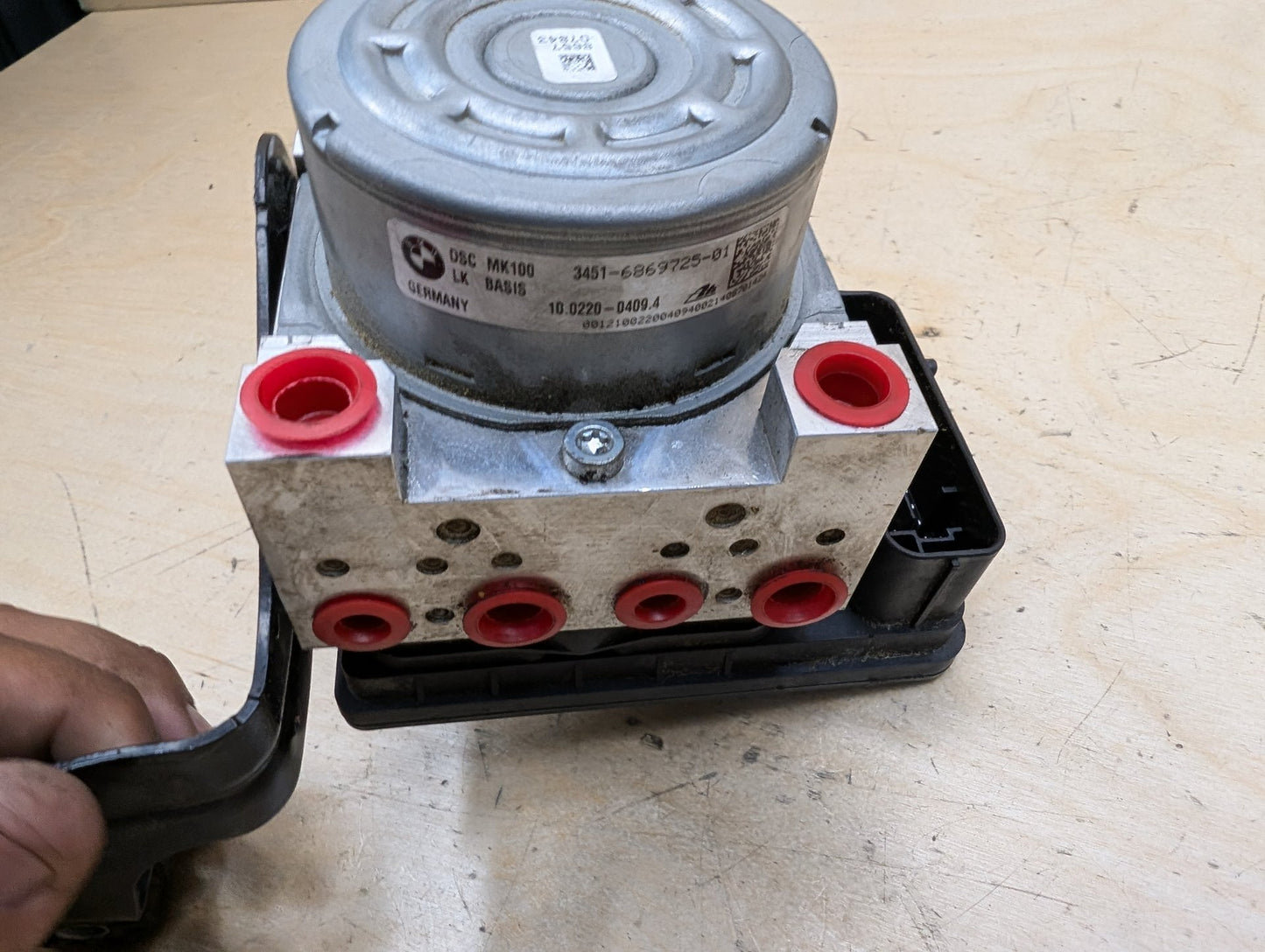 2012-2018 BMW 328i F30 ABS Pump Module 6869726