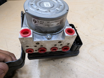 2012-2018 BMW 328i F30 ABS Pump Module 6869726