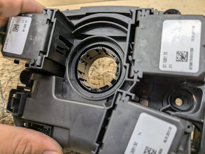 06-13 OEM BMW E89 E90 E92 E93 Steering Switch Control Angle Sensor Clock Spring