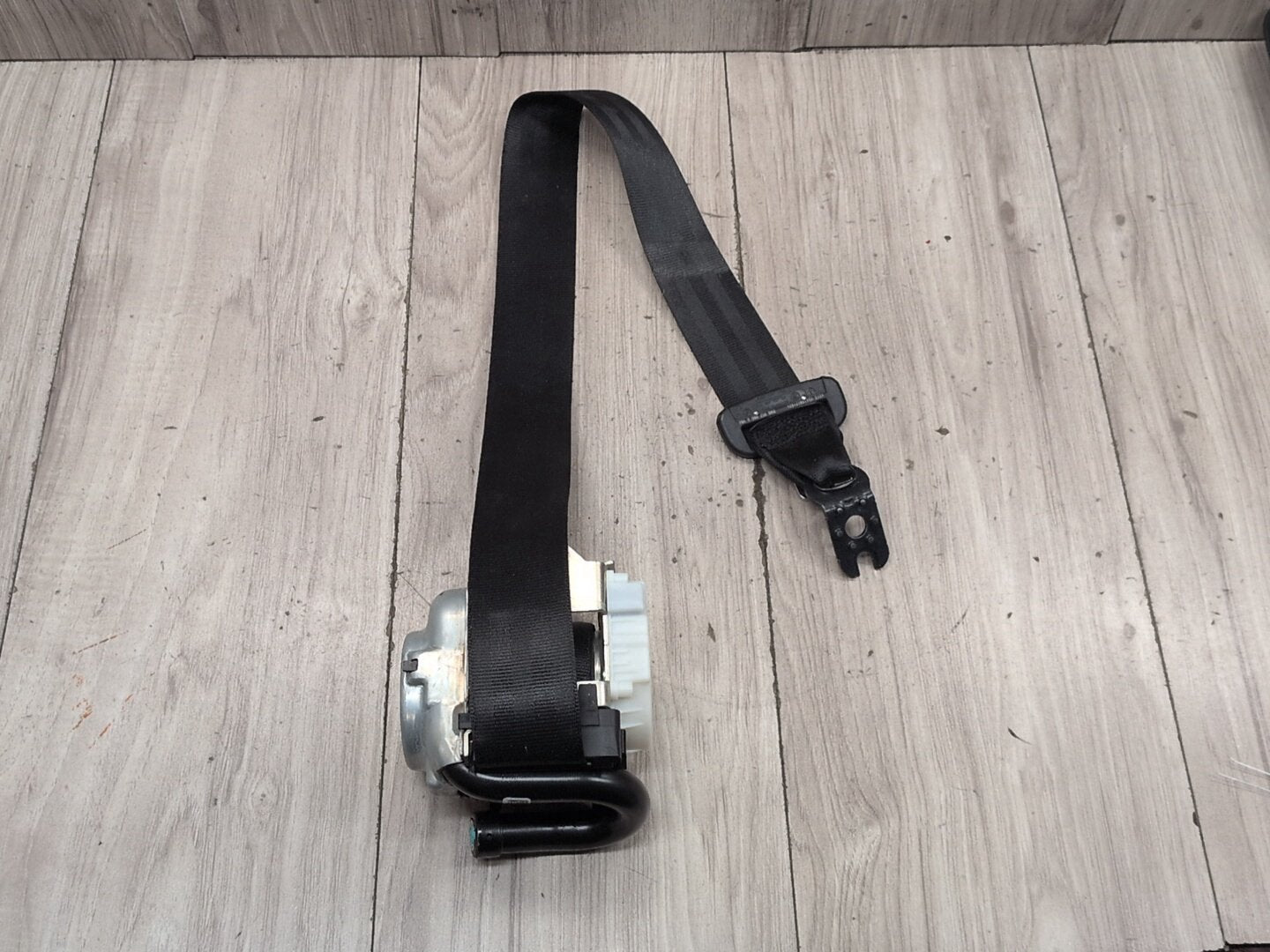 2018-2023 Audi S4 B9 Rear Right Passenger Seatbelt Seat Belt Retractor 8W0857806A