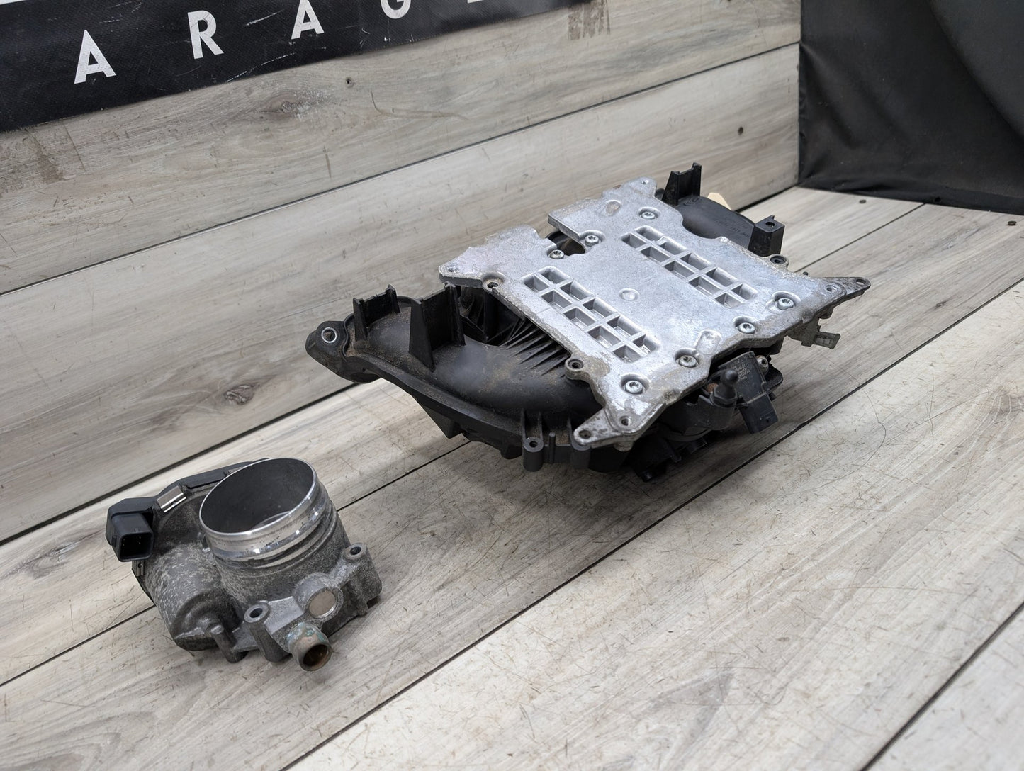 2011 - 2017 BMW X3 F25 Engine Motor Intake Manifold 7588126 N20B20A