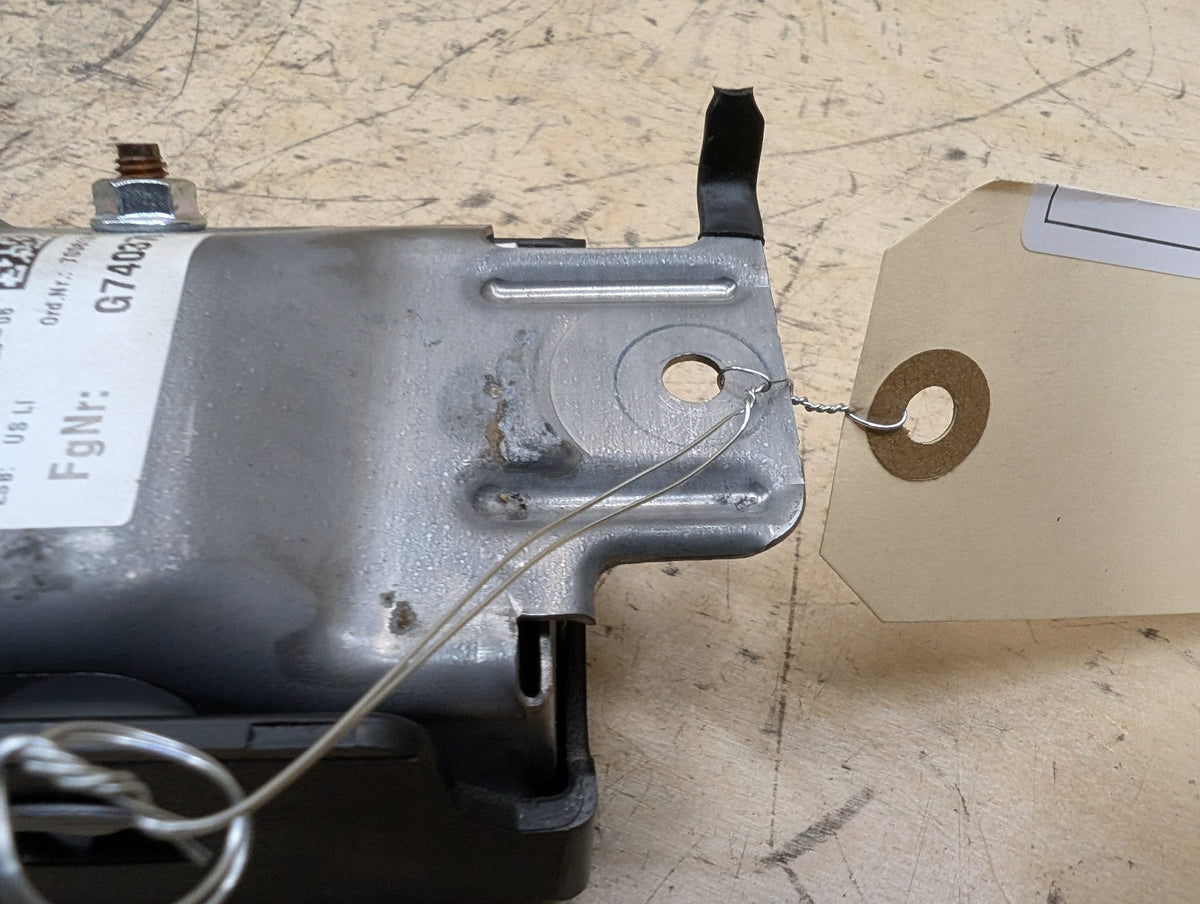 OEM BMW F90 G11 G12 G30 530 540 M550 M5 Front Left Driver Knee Lower Dash Airbag