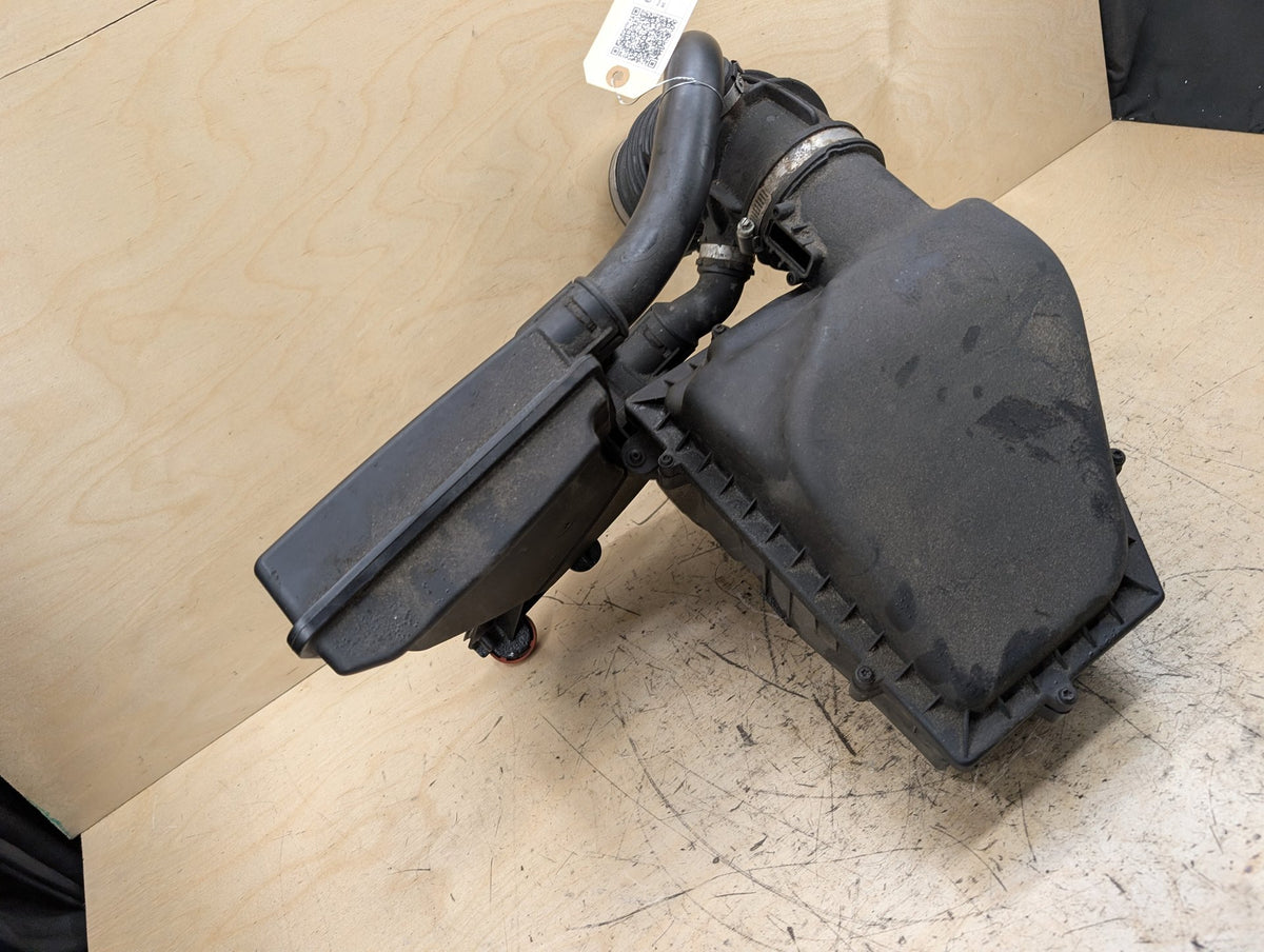 2019-2026 BMW G05 X5 B58B30M1 Engine Air Filter Box Assembly 8607950