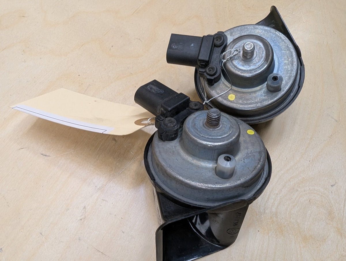 2018-2024 BMW X3 G01 Alarm Horns SET 7404430 OEM