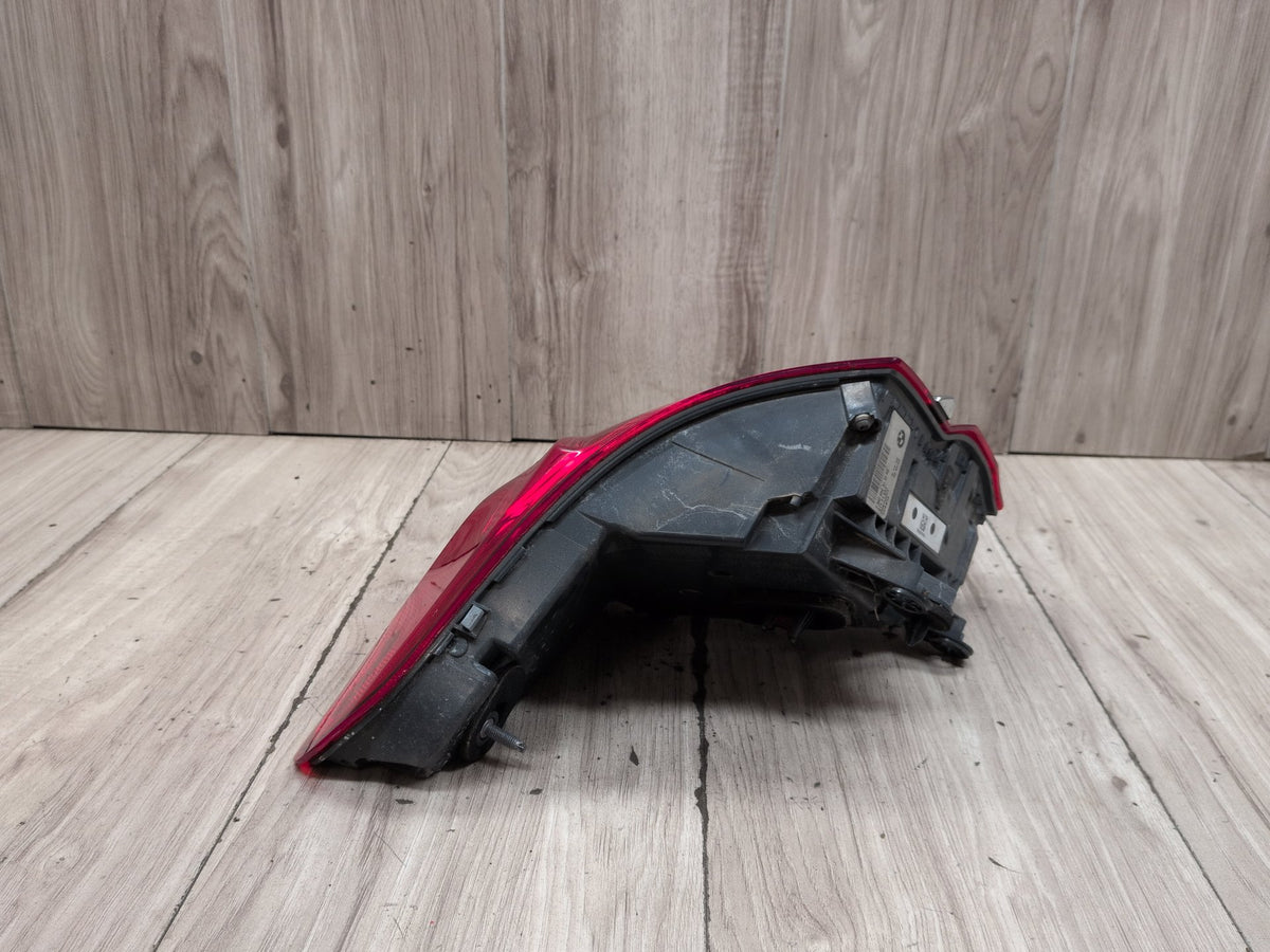 16-19 OEM BMW G11 G12 740 750 M760 B7 Rear Right Passenger Outer LED Tail Light