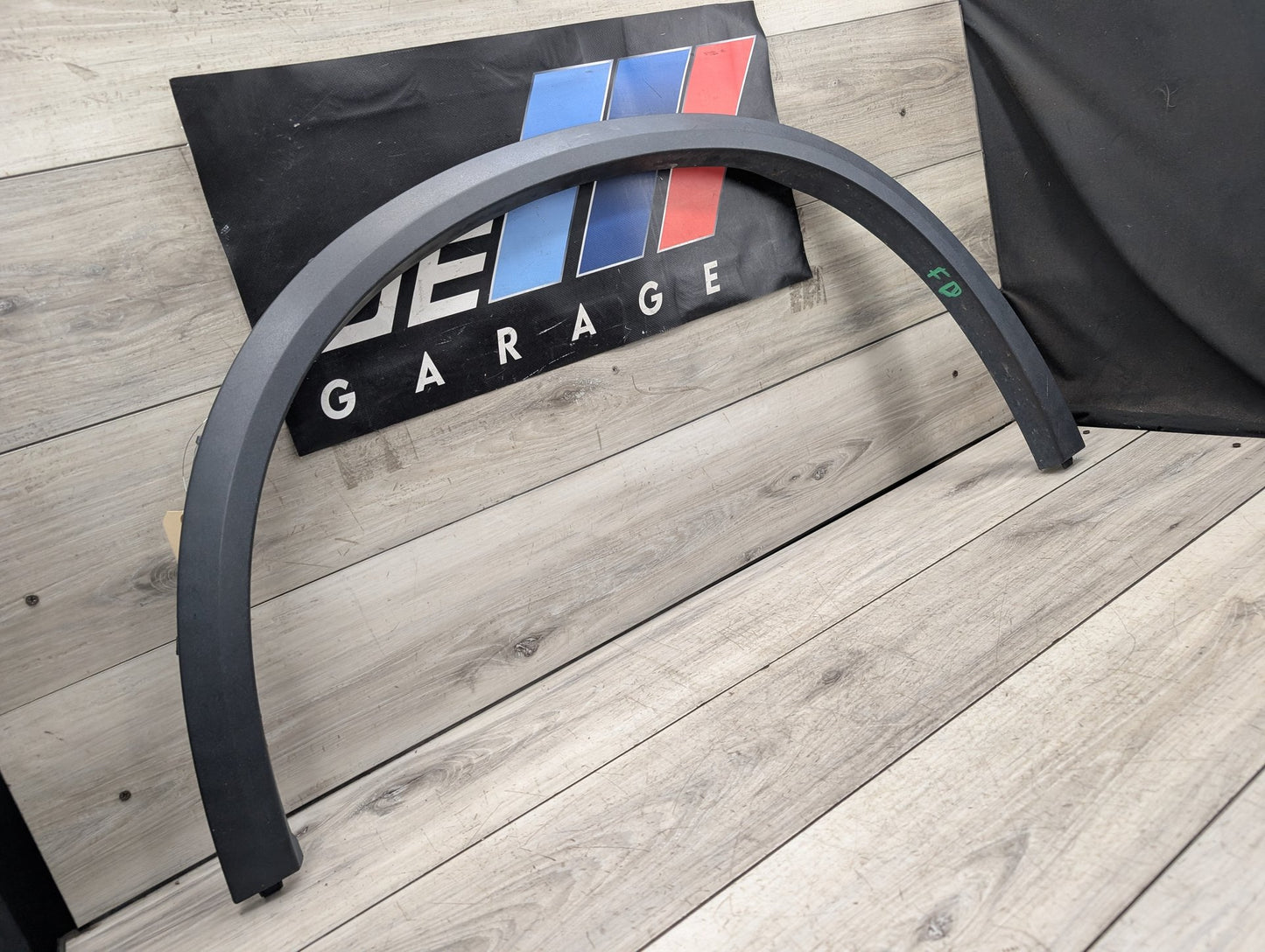 2019-2026 BMW X5 G05 Front Left Driver Fender Flare Arch Trim Molding 7440913