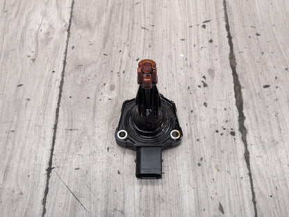 2012-2018 BMW 320i F30 Engine Pan Oil Level Leveling Sensor 8608779