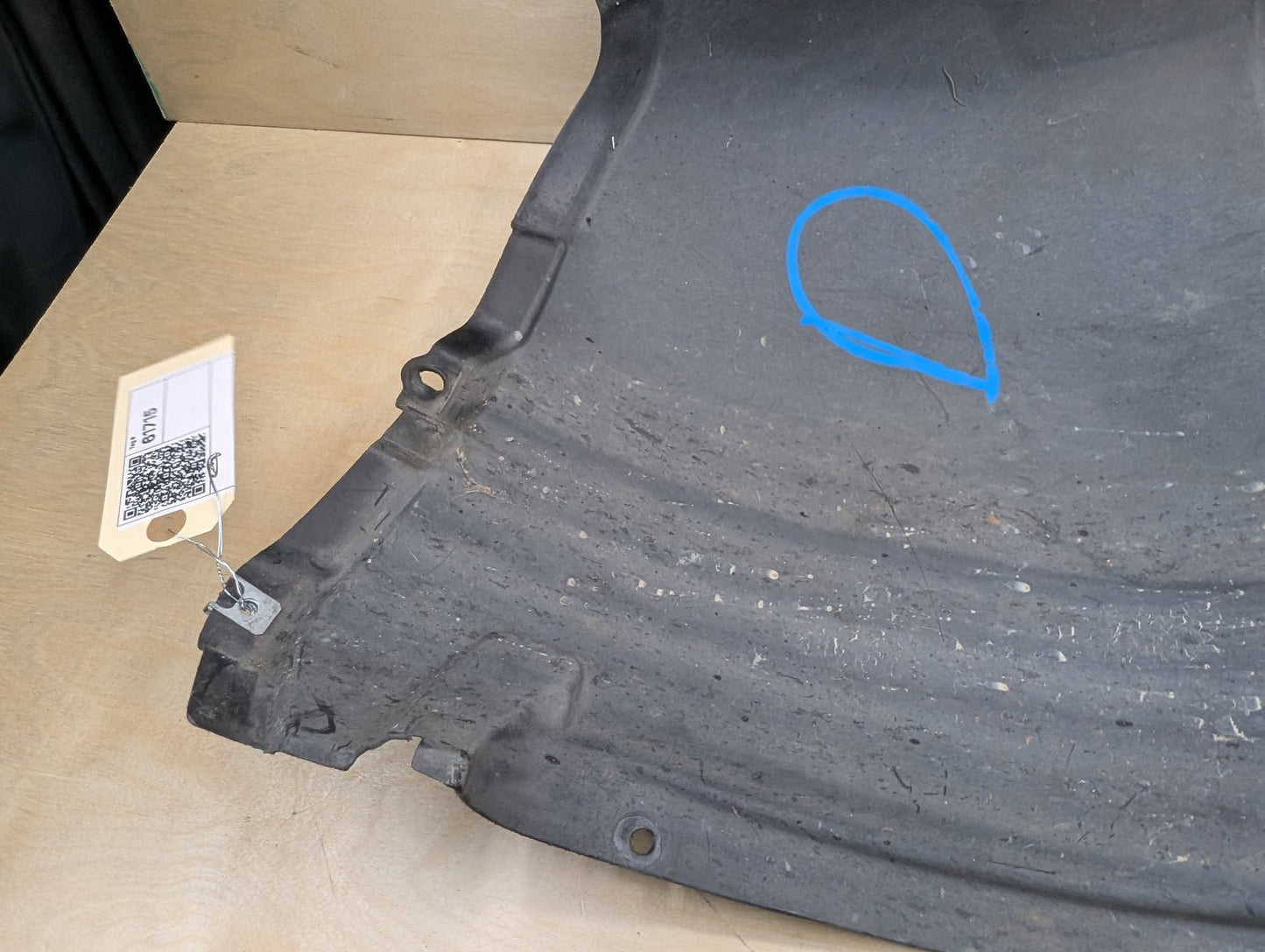 2007-2013 BMW 335i E93 Front Left Driver Wheel Fender Liner Splash Guard 7162831