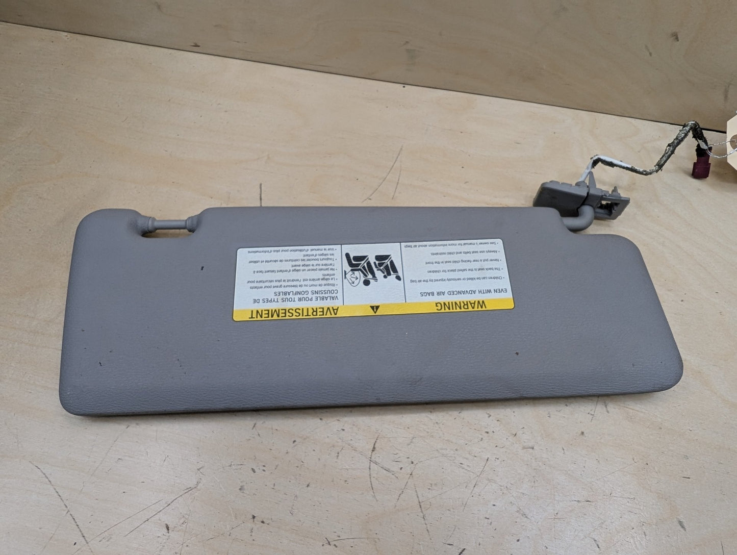 2015-2019 BMW X6 F16 Front Left Driver Sun Visor 7369137