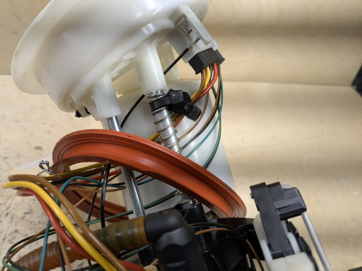 2012-2018 Audi A6 C7 Fuel Gas Tank Sending Unit Assembly 4G0919051B OEM