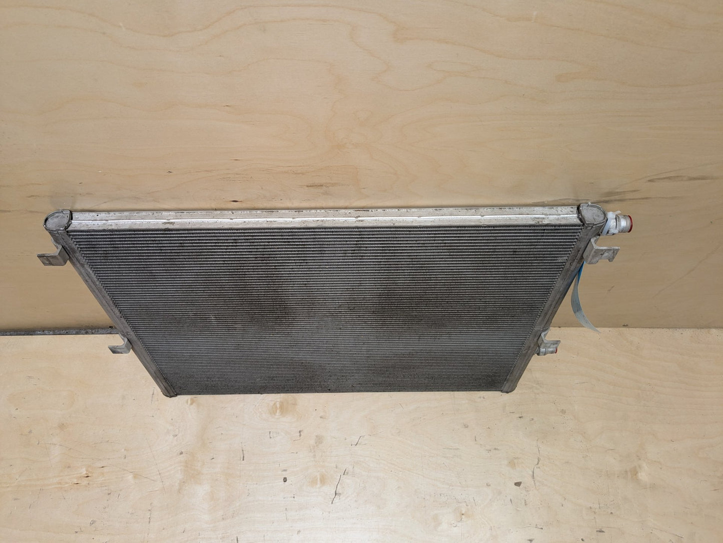 2017-2023 BMW 530i G30 Cooling Radiator 8484638