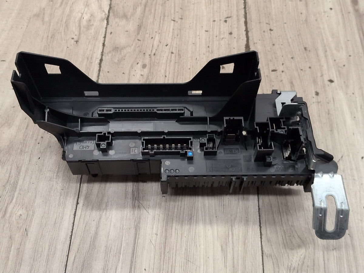 2009-2012 Mercedes-Benz E550 W212 Front Fuse Relay Box Assembly