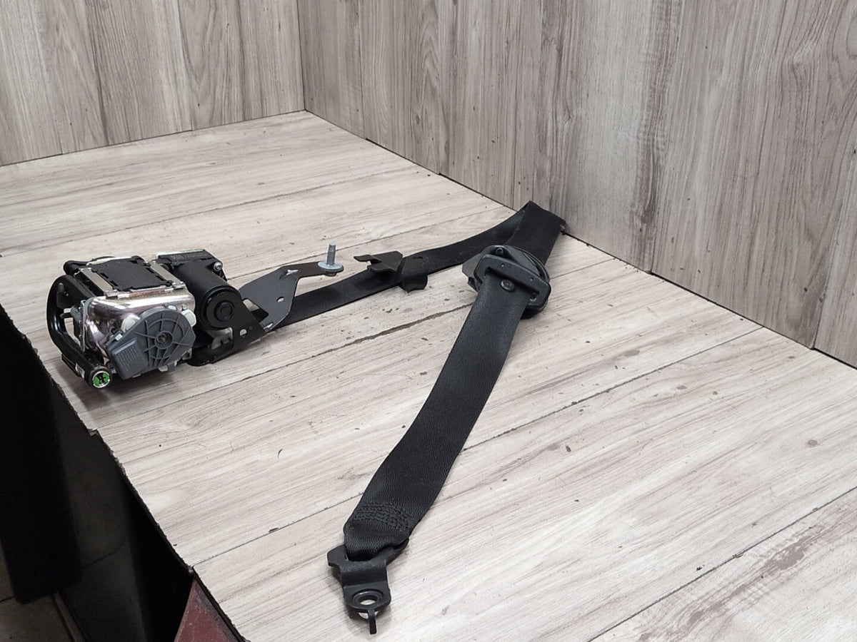 2009-2012 Mercedes-Benz E550 W212 Front Left Driver Seatbelt Seat Belt Retractor 620048200 OEM