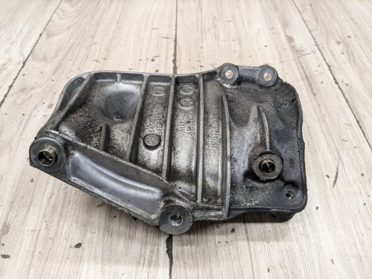 07-13 OEM BMW E88 E90 E92 E93 335 AC Climate Compressor Support Mount Bracket