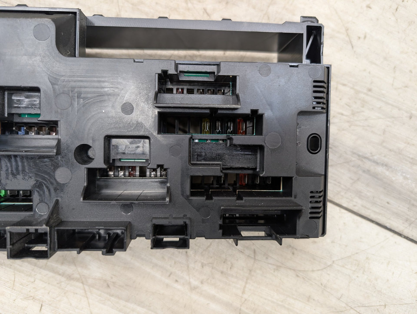 2011 - 2017 BMW X3 F25 Front Power Distribution Fuse Box 9210863 N55B30M0