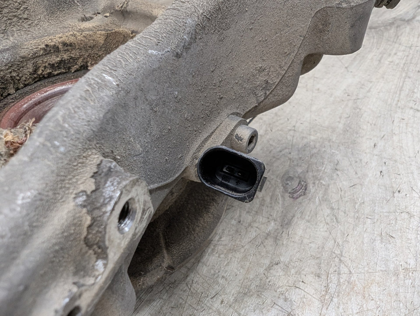 2008 - 2017 Audi S5 8T Rear Left Driver Spindle Knuckle w/ Bearing 8K0505435A