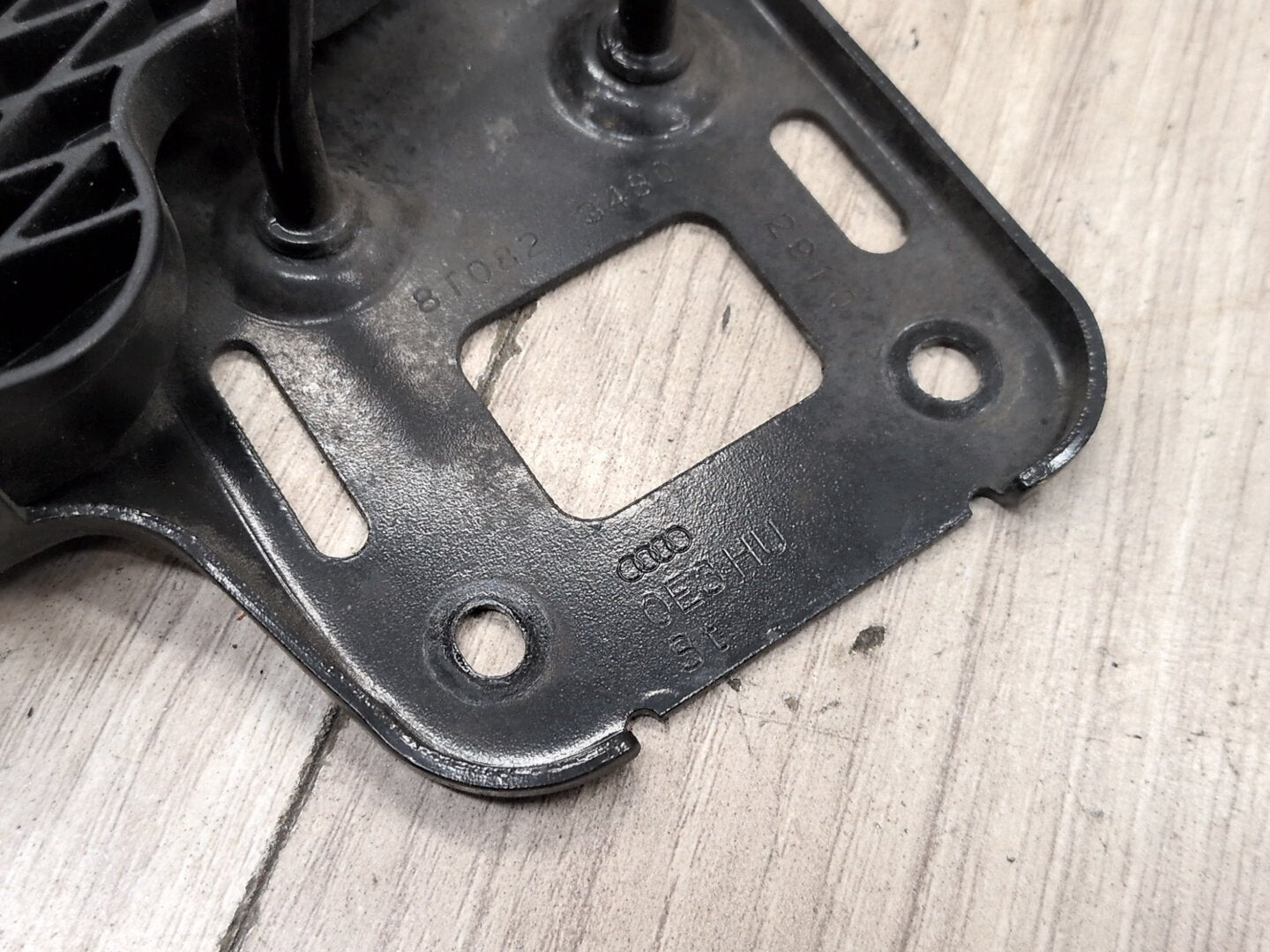 2010-2016 Audi S4 B8 Hood Bonnet Safety Lock Latches SET 8T0823480 OEM