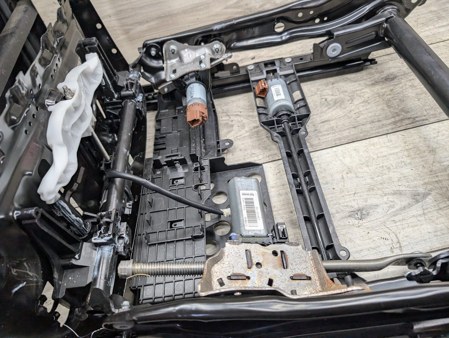 OEM BMW F95 G05 G06 G07 X5 Front Right Passenger Seat Lower Track Frame w Motors
