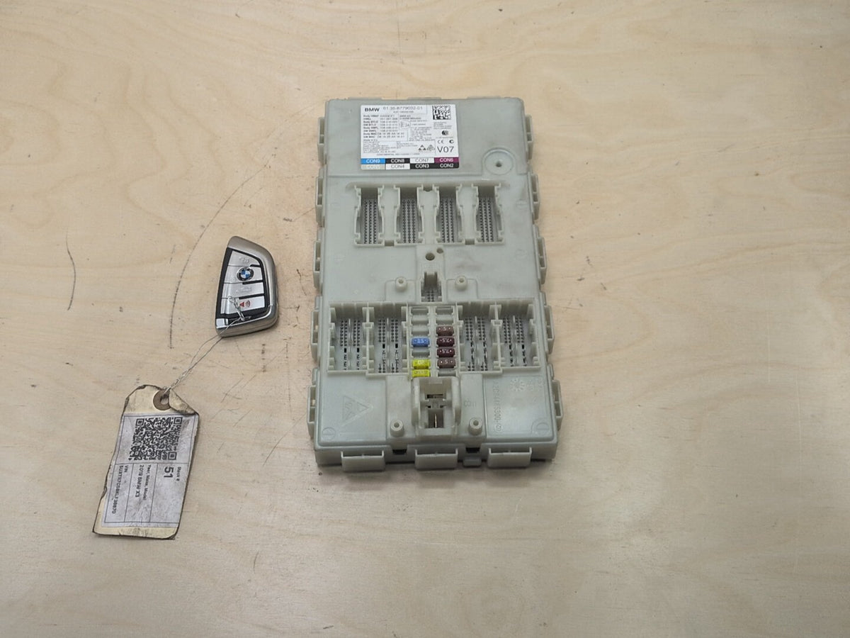 2018-2024 BMW X3 G01 Bdc Body Domain Fem Control Module w/ Key 8779032 OEM