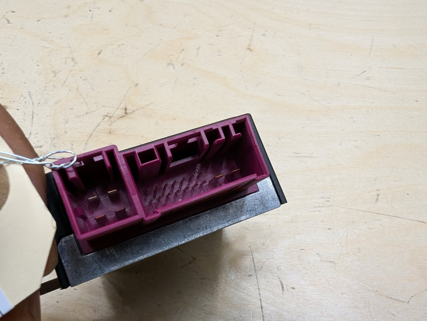 OEM BMW F02 F10 F25 F30 F32 F36 Helbako Fuel Pump Relay Control Module EKPM3