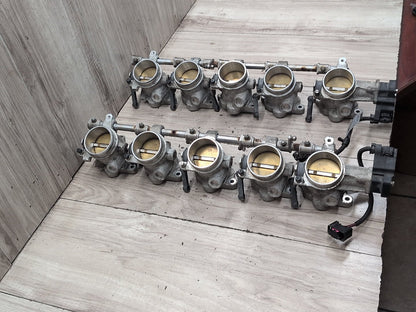 2004-2010 BMW E64 M6 S85B50A Engine Motor Throttle Body SET 7834831