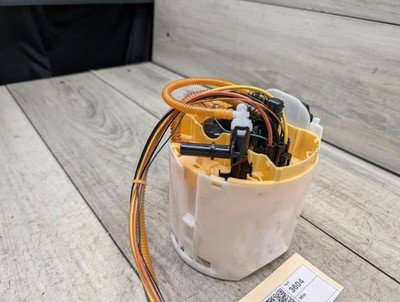 19-25 OEM BMW G05 G06 G07 X5 X6 X7 Rear Gas Tank Fuel Pump Sending Unit B58
