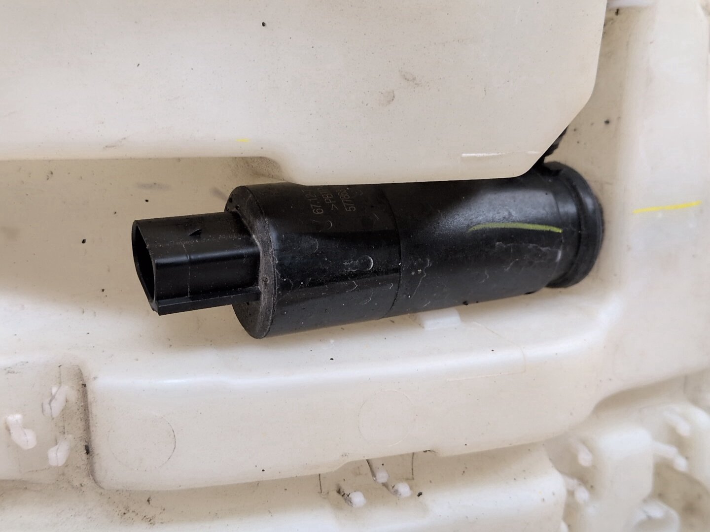 2016 BMW X6 F86 Windshield Reservoir Tank Assembly 7292425 S63B44T2