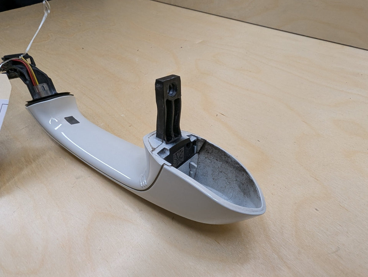 2018-2024 BMW X3 G01 Rear Left Driver Exterior Door Handle w/ Comfort Access 8492019 OEM