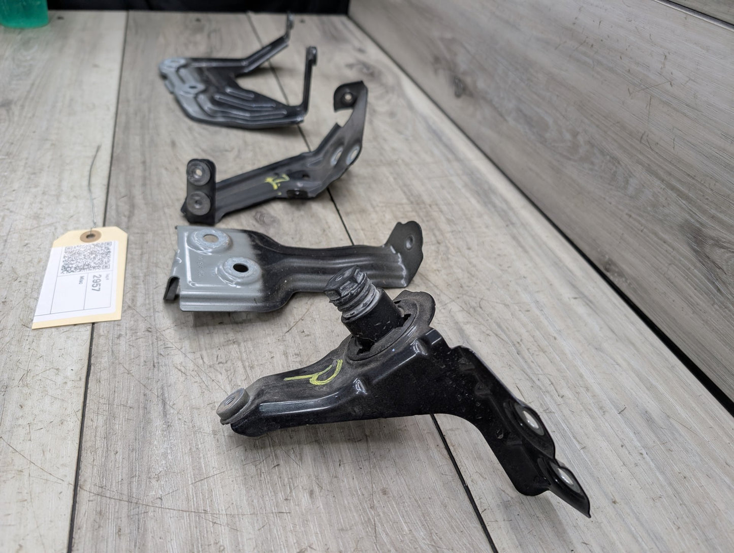 2018 - 2024 BMW X3 G01 Front Right Passenger Fender Brackets SET 7397514 B58B30O1
