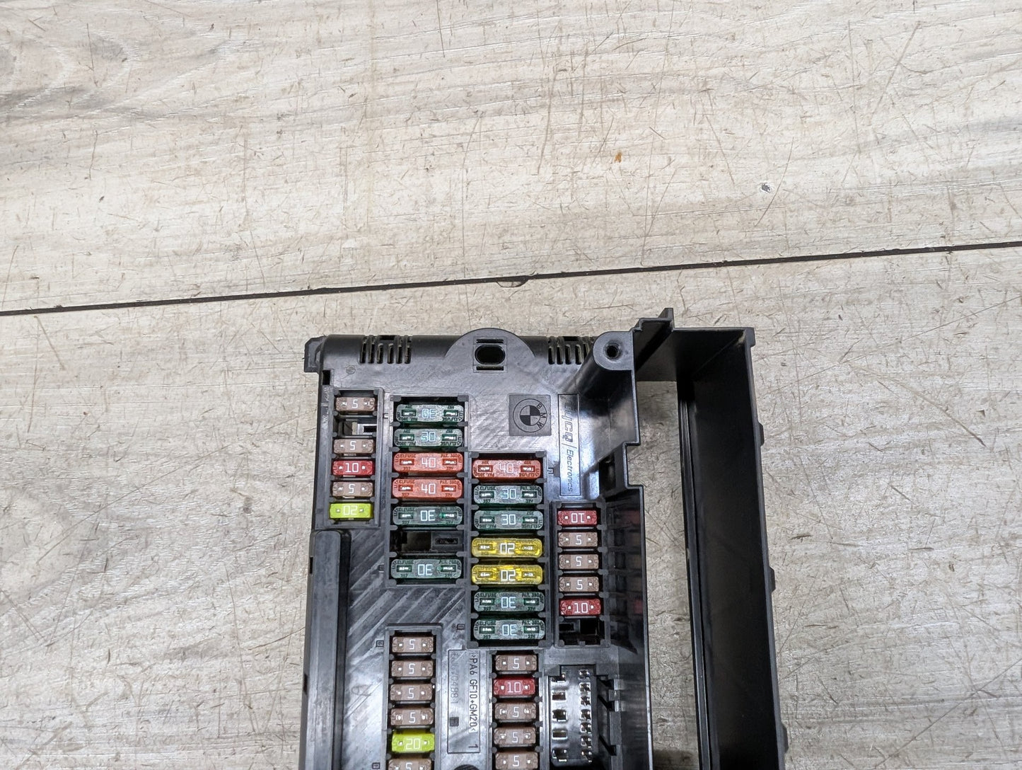 2011-2016 BMW 535i F10 Front Power Distribution Fuse Box 9210861