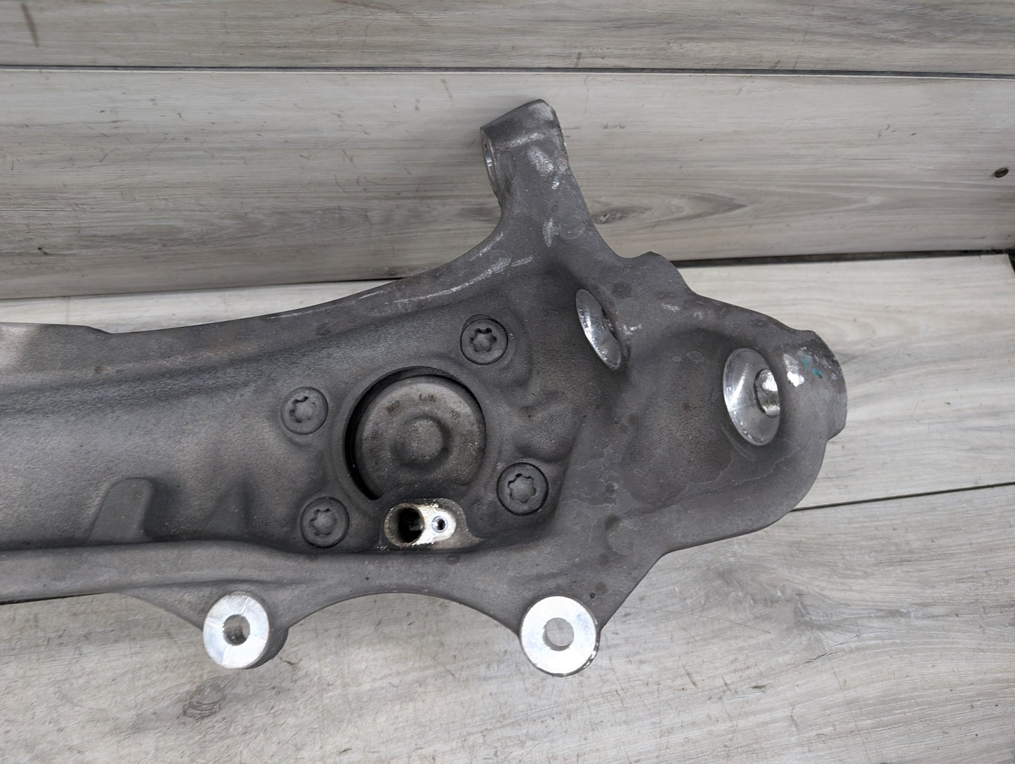 2017-2023 BMW 530i G30 Front Left Driver Spindle Knuckle w/ Bearing 6884381
