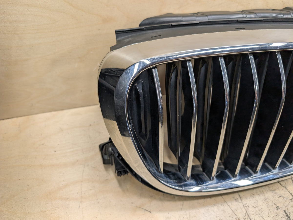 2016-2019 BMW 740i G12 Front Left Right Upper Bumper Cover Kidney Grilles SET 8091760 OEM