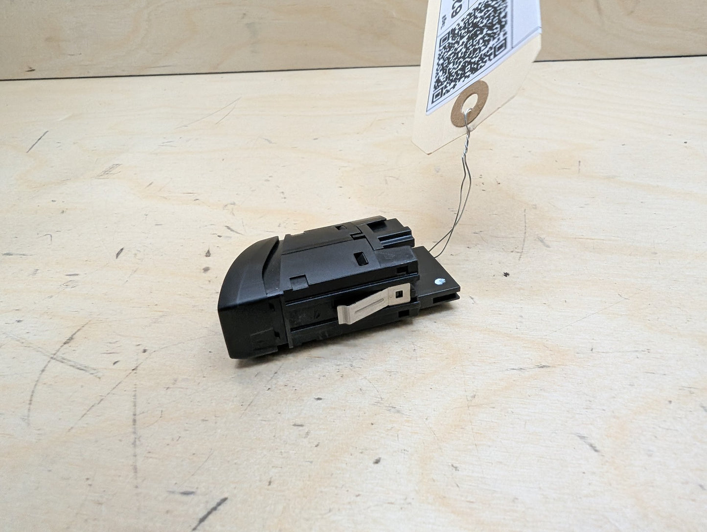 OEM BMW F10 F13 F02 F30 F32 F80 F82 F85 M3 M4 M6 Cooling Fan Relay Control 130A