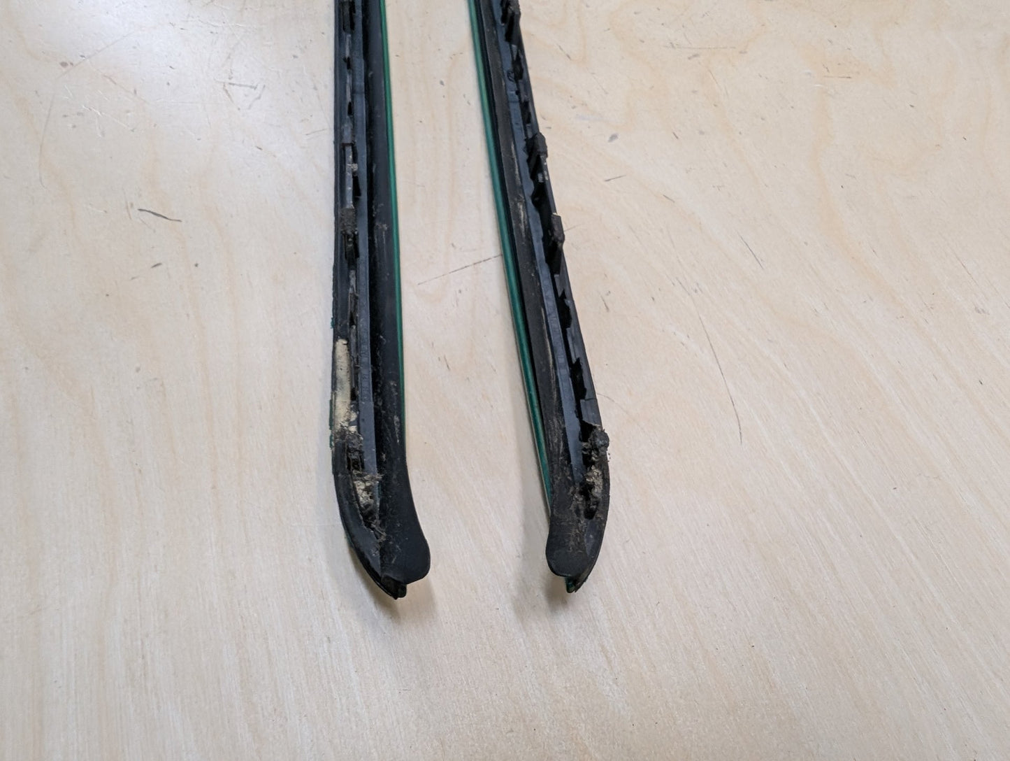 2015-2019 BMW X6 F16 Front Left Right Side Windshield Drip Trim Molding SET 7292407