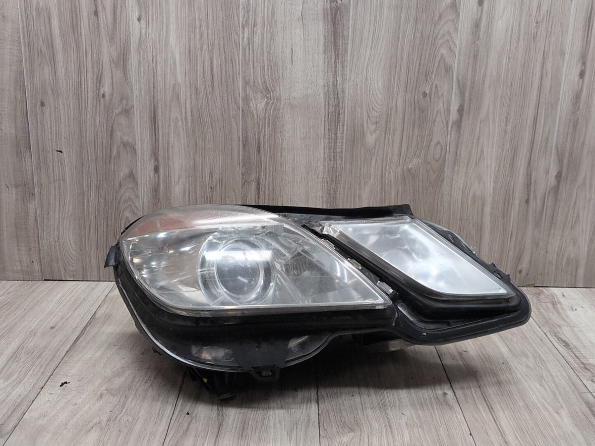 2009-2012 Mercedes-Benz E550 W212 - Front Right Passenger Xenon HID Headlight