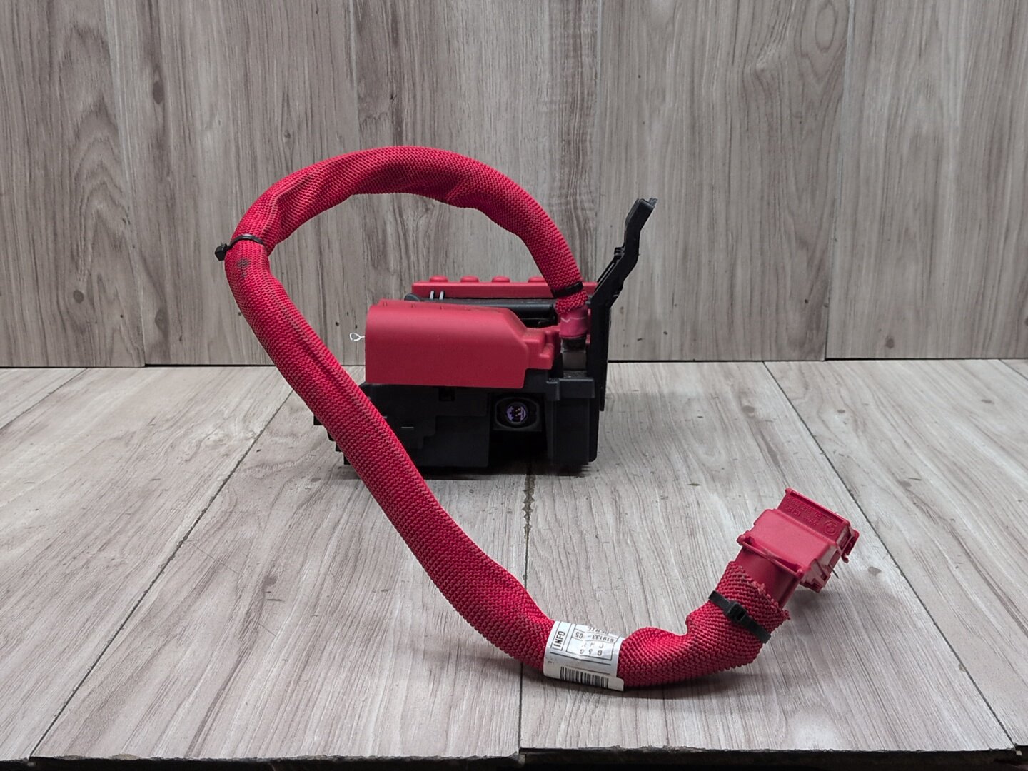 OEM BMW G01 G02 X3 X4 Rear Battery Power Distribution Box w/ Red Cable Terminal