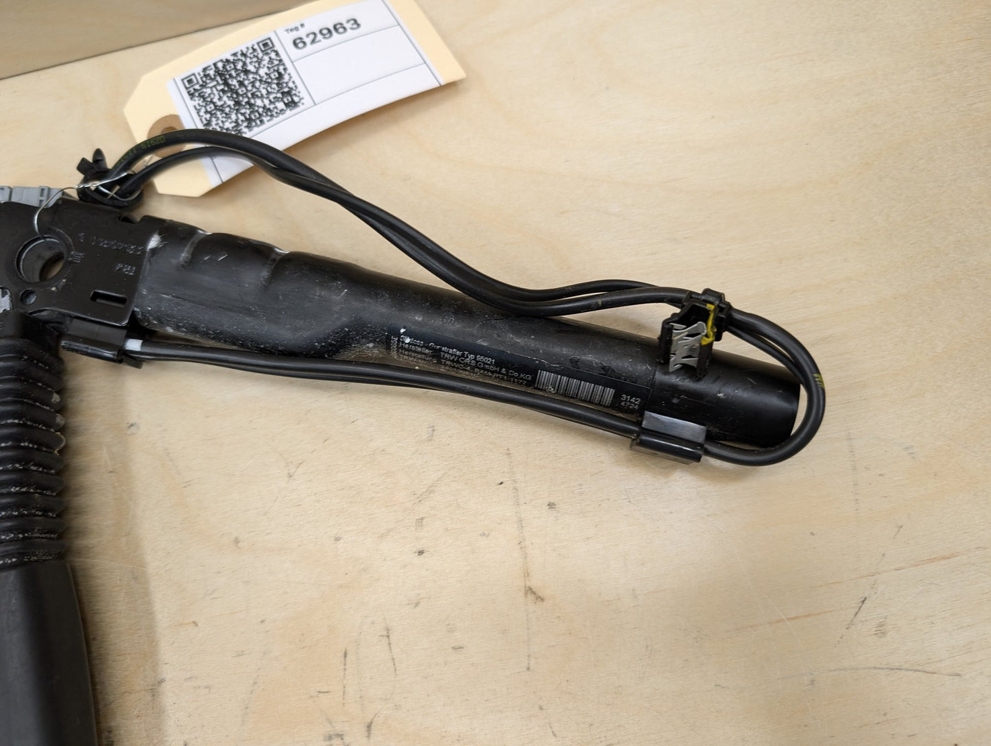 OEM BMW E82 E84 E88 E89 E90 E92 Front Right Passenger Seat Belt Buckle Tensioner