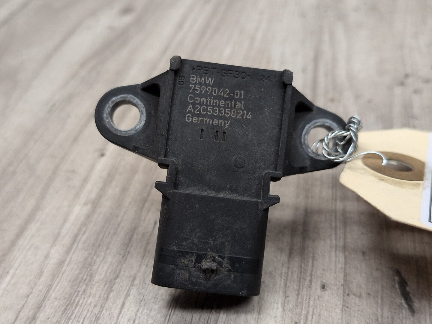 2013 - 2019 BMW 750i F01 Manifold Absolute Pressure (MAP) Sensor 7599042 N63B44O1