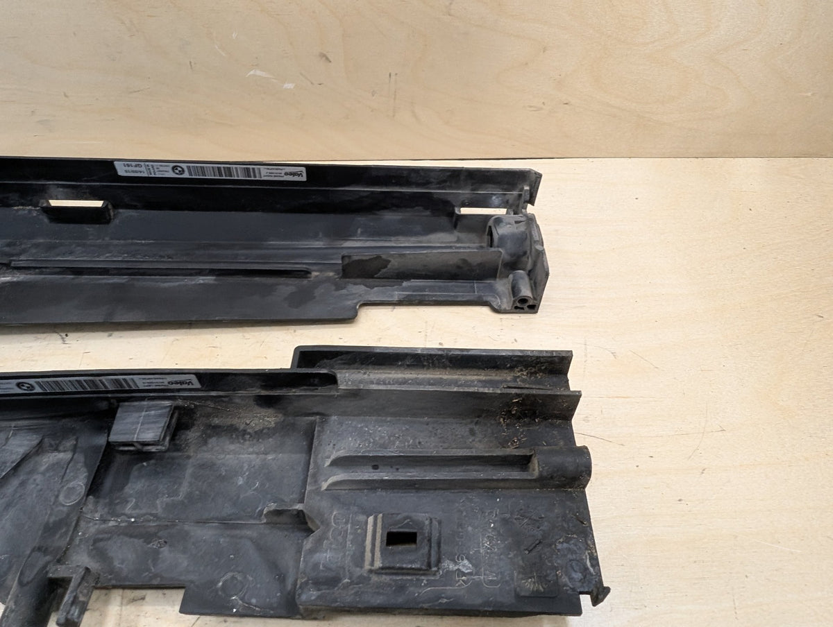 2012-2018 BMW 320i F30 Cooling Radiator Brackets SET 7600904 OEM