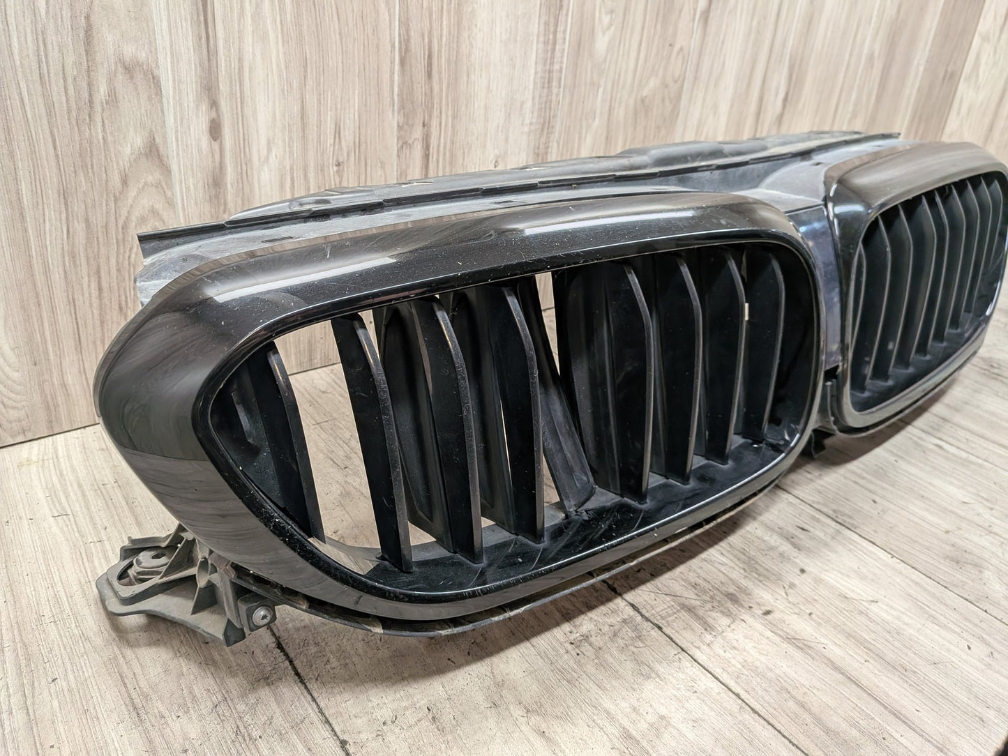 NOTE 17-20 BMW M550i G30 Front Bumper Radiator Air Flap Shutter w/ Kidney Grille